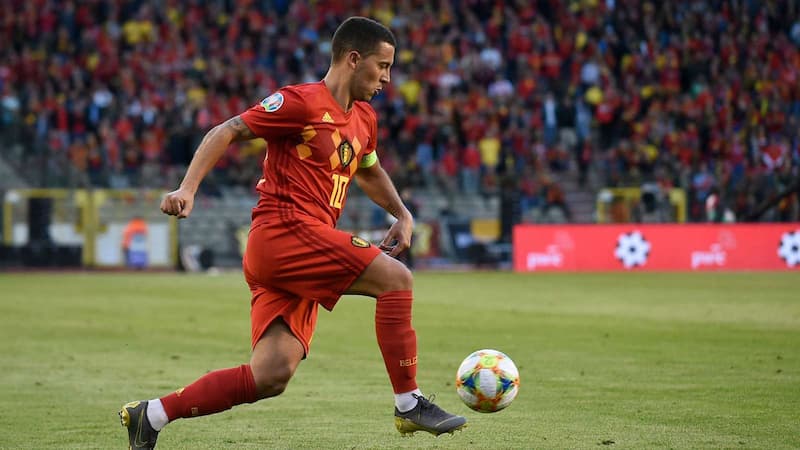 Cầu Thủ Bỉ - Bật Mí Những Cầu Thủ Hay Nhất Mọi Thời Đại 2 Cầu thủ Bỉ - Eden Hazard trong màu áo đội tuyển
